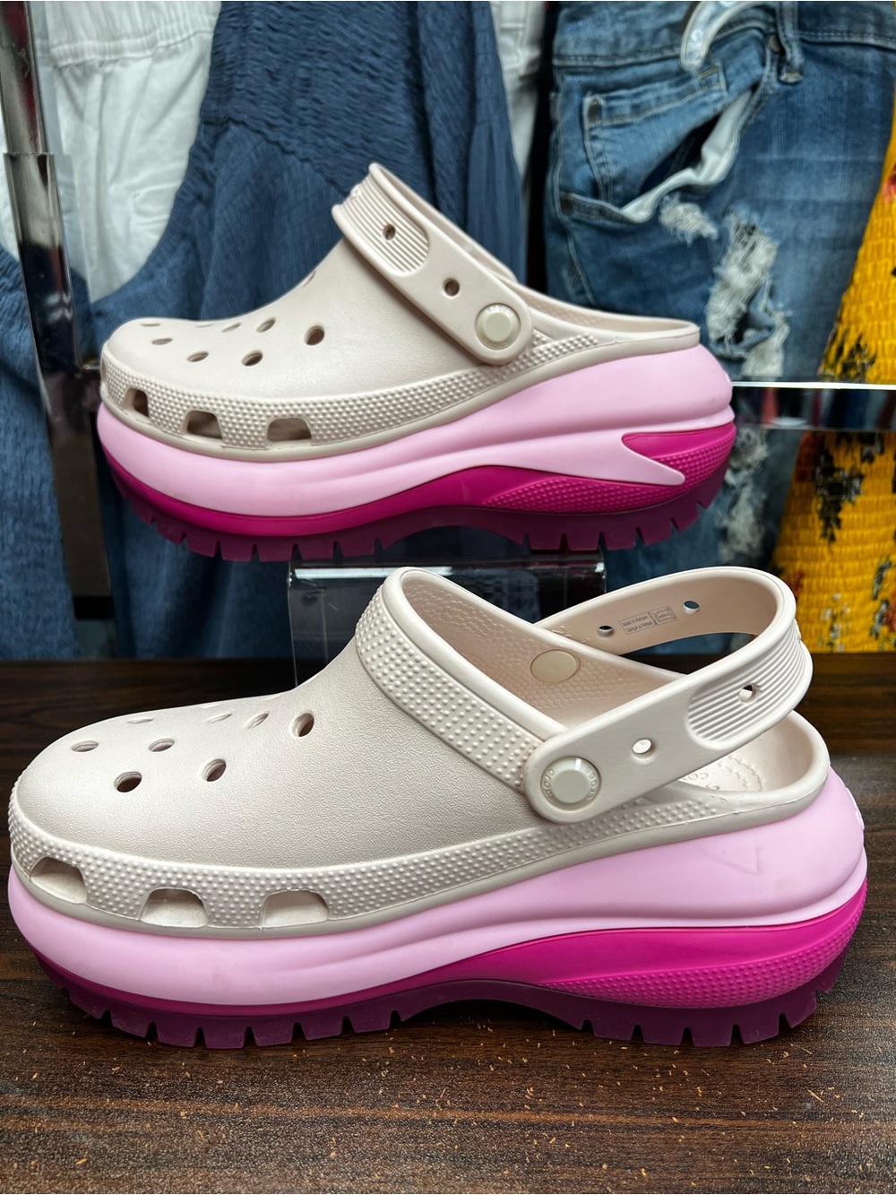 Crocs Mega Crush Matte Clog - Size 7